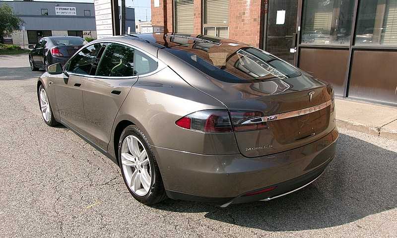 2016 Tesla Model S 9...