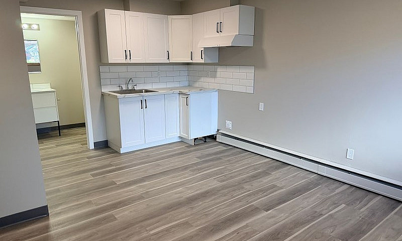 4 4750 55  Street - ...