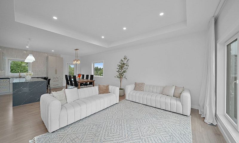 Stunning 5 Bed, 3 Ba...