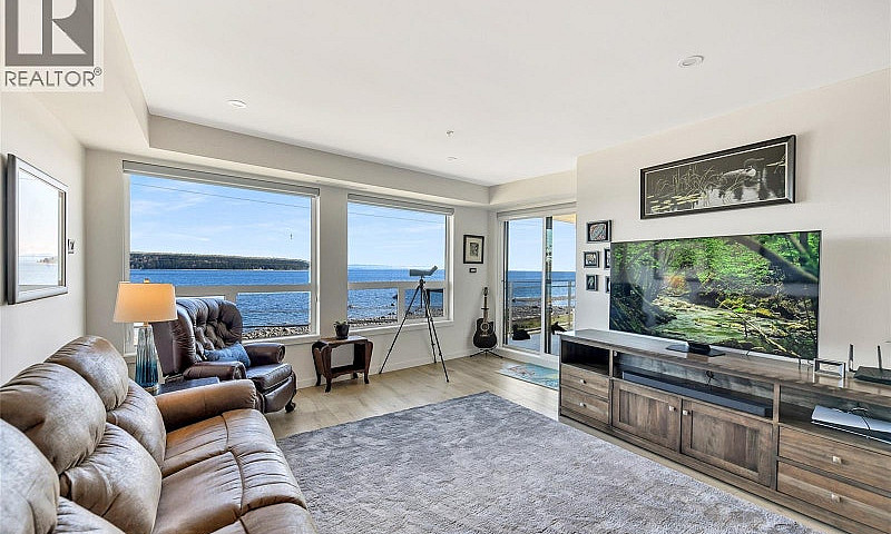 302 536 Island Hwy C...