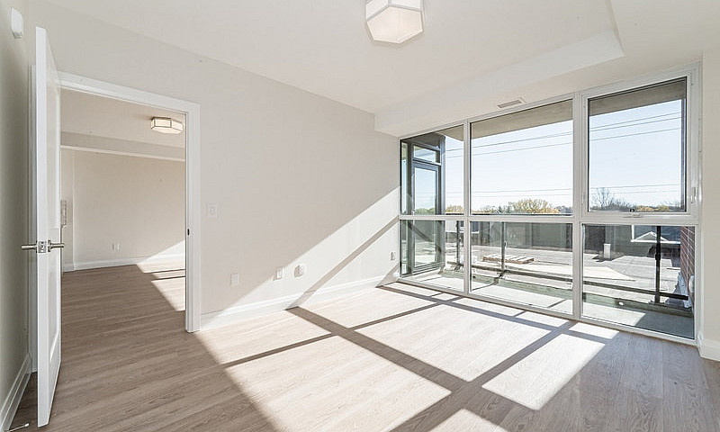 Large 1 Bedroom Suit...