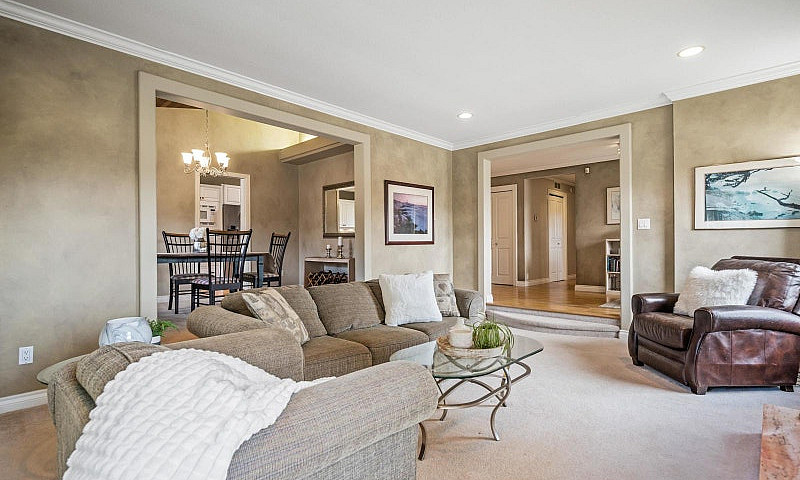11390 Northview Cres...