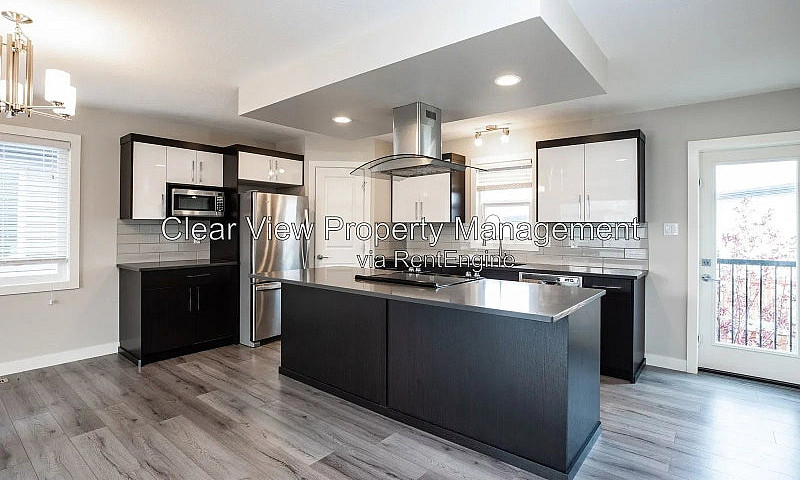 3 Bed Townhouse In L...