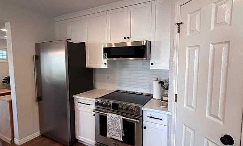 18 Sarcee Place W Le...