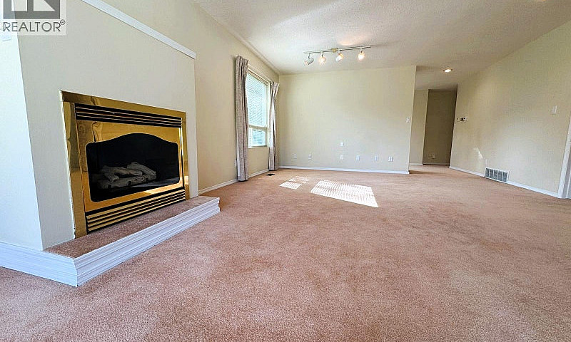 7633 16Th Street Gra...