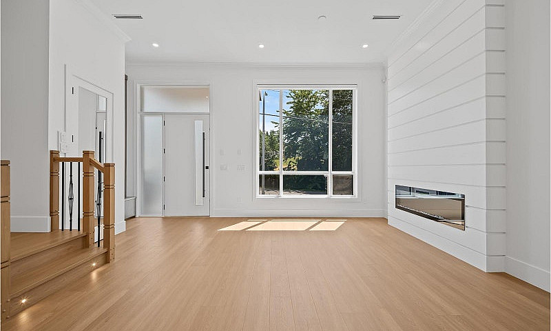 13851 114 Avenue Sur...