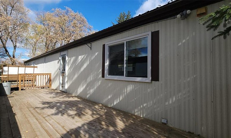 513 7Th Avenue S Sto...
