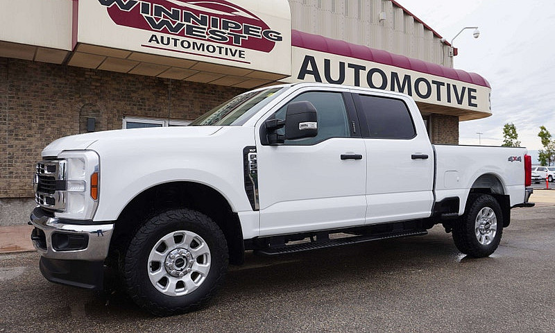 2024 Ford F-350 V8 4...
