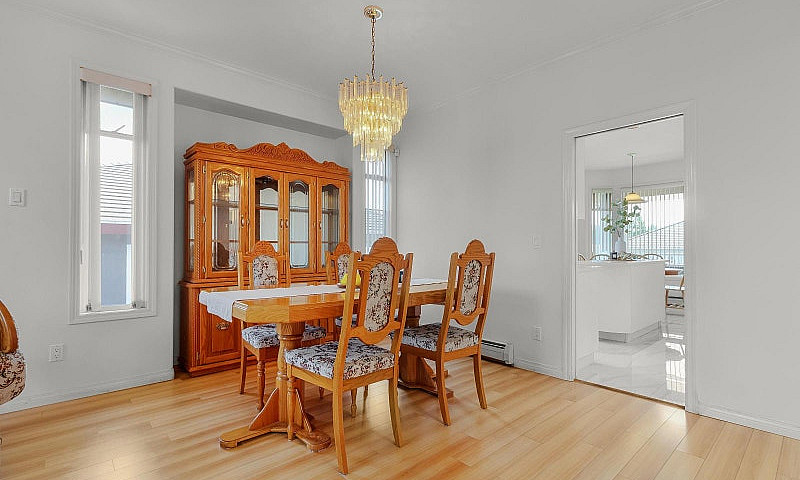 12256 64A Avenue Sur...