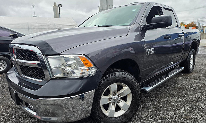 2017 Ram 1500 4X4 V6...