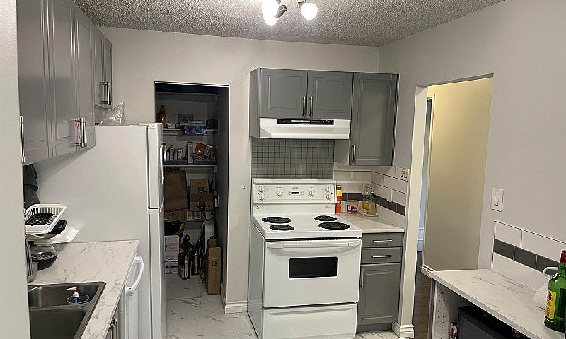 9235 172 St Nw Edmon...