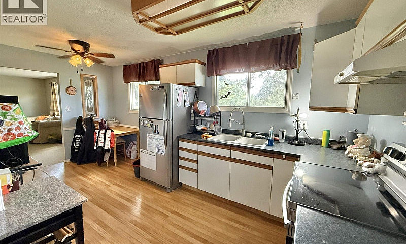 1038 Mountain Ash Ro...