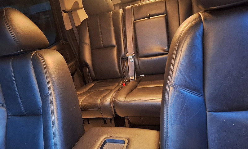 2012 Chevrolet Subur...