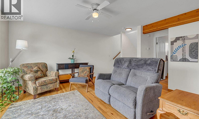 166 Green Avenue W U...