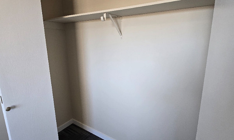 Charming Top Floor 2...