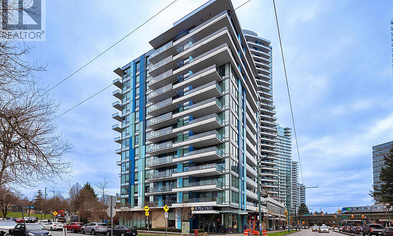 402 8238 Lord Street...