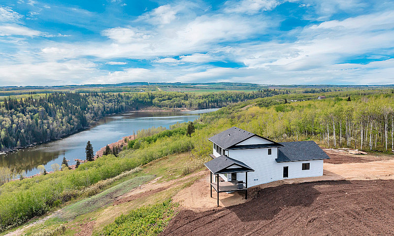 38 Acres ~ 2 Story H...