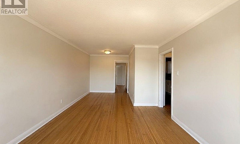 2Nd Fl - 82 Lanark A...
