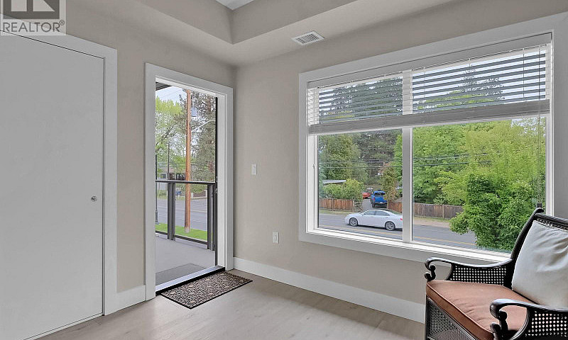 4380 Lakeshore Road ...