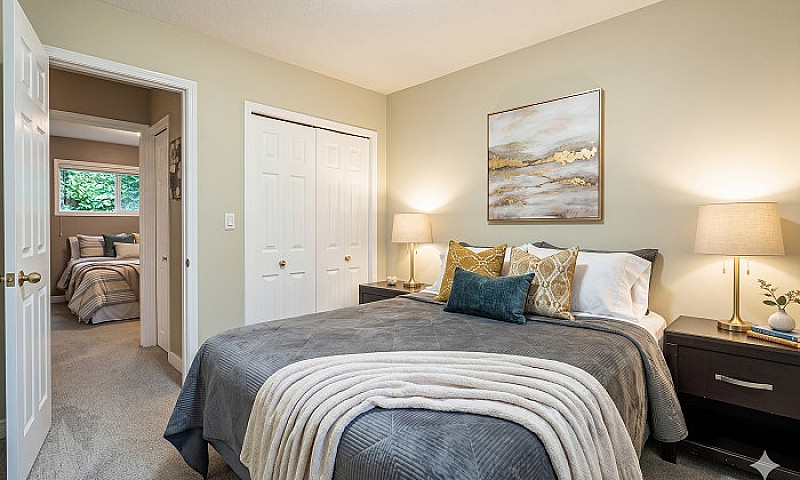 3-Bed Mainfloor Suit...