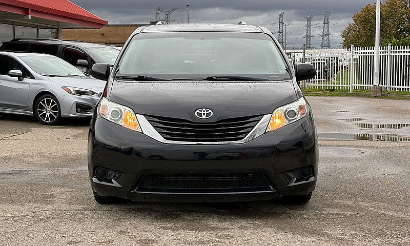 2017 Toyota Sienna L...