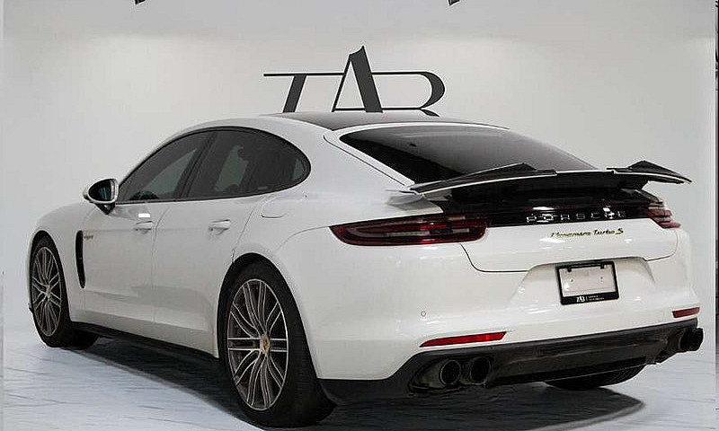 2018 Porsche Panamer...