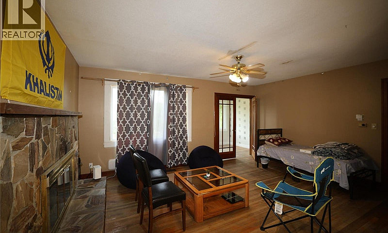 3305 Erickson Road E...