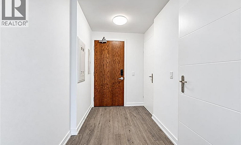 30 Francis Street S ...