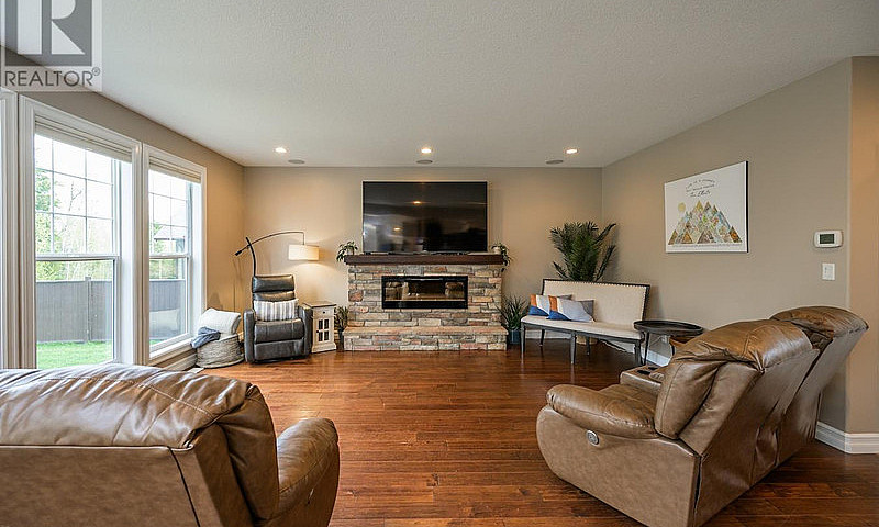 3088 Maurice Drive P...