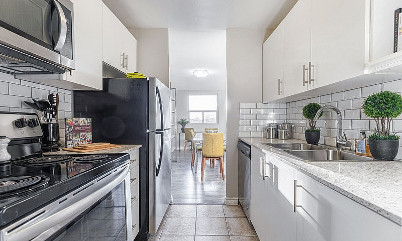 Modern Updated 2 Bed...