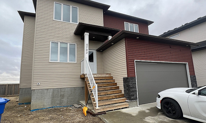 5703 Glide Cres. - H...