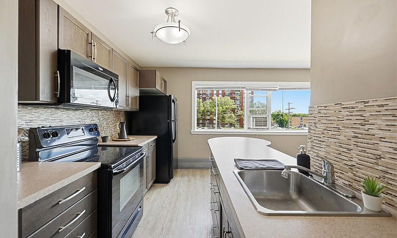 St. Vital - 2 Br - A...