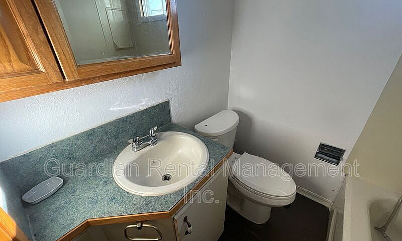 Bright & Spacious 4-...