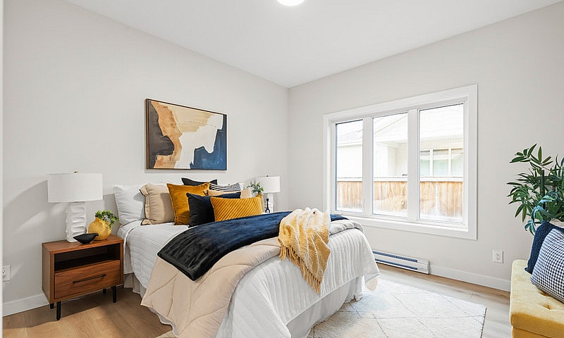 233 Eveline St- 2 Be...
