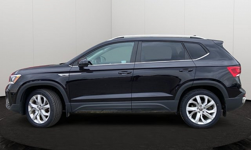 2022 Volkswagen Taos...