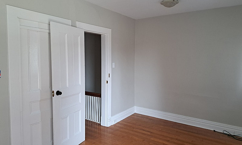 Bright 2 Bedroom Upp...