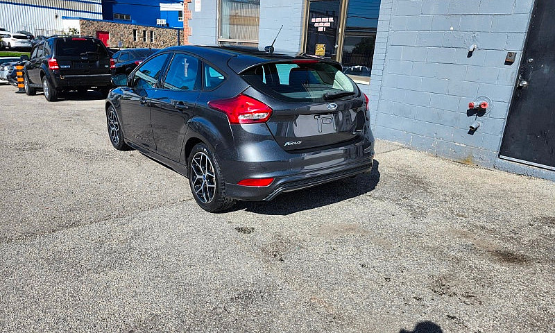 2017 Ford Focus Se *...