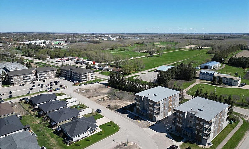 315 Oxford Common Co...