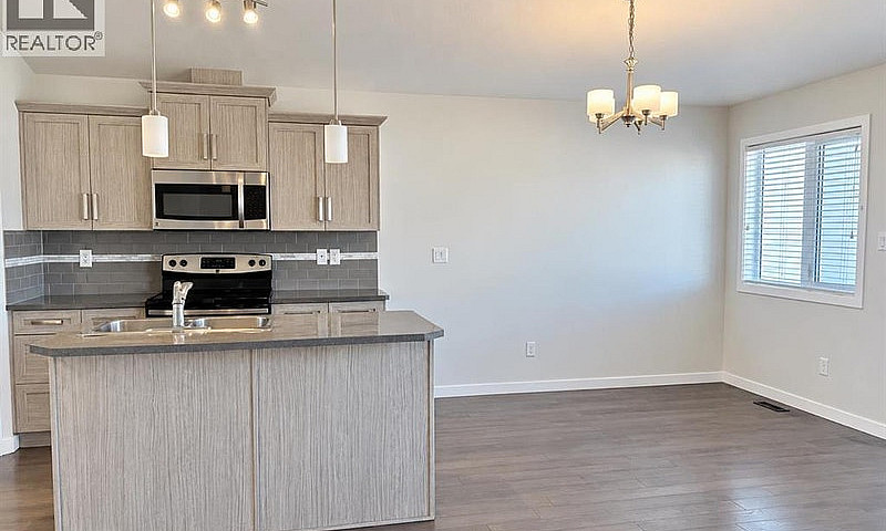 303 Coalbanks Boulev...