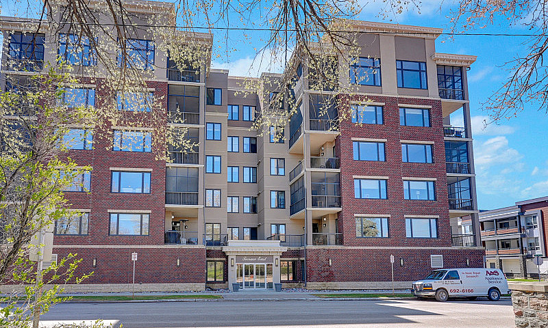 #507-205 Fairford St...