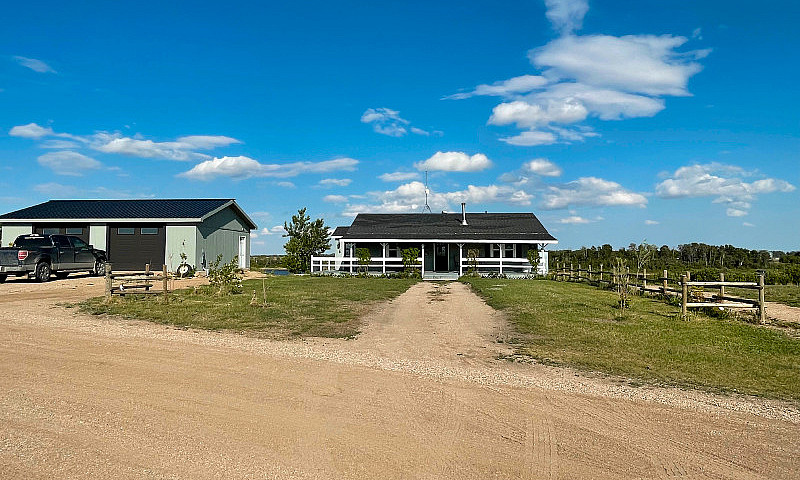 Rare Waterfront Acre...