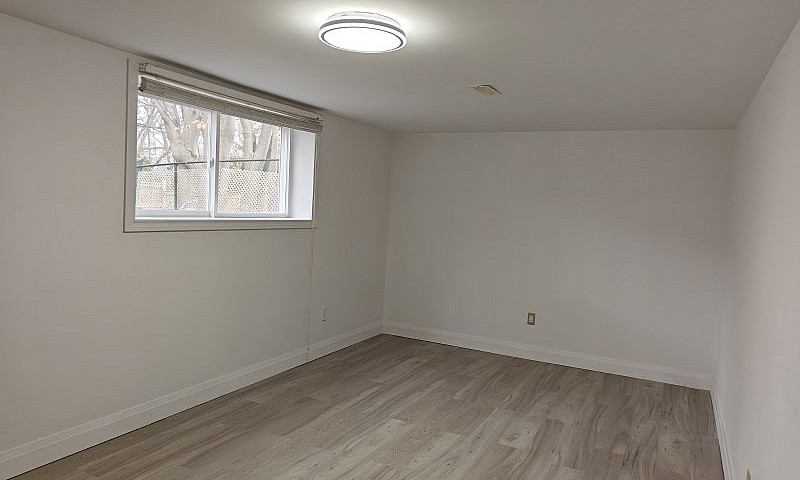 Spacious Walk-Up Bas...