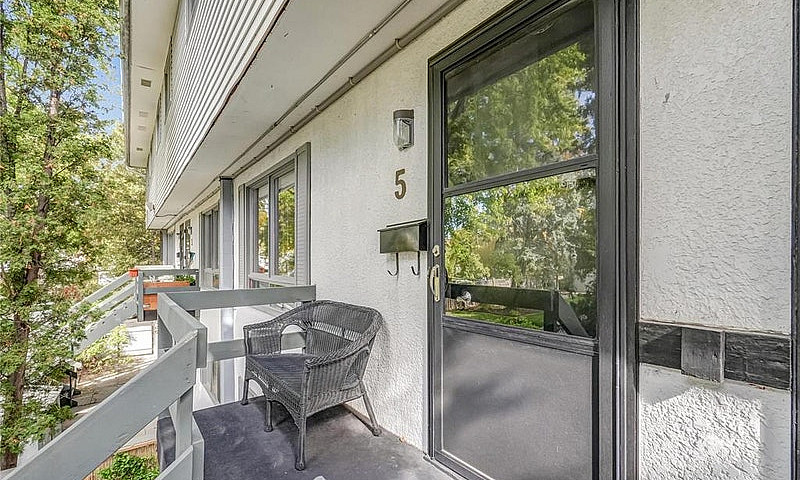 5 1120 Dorchester Av...