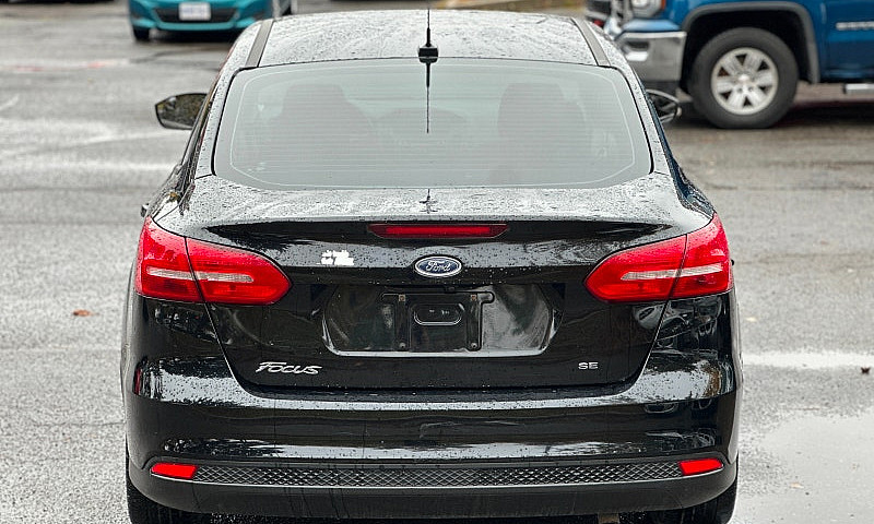 2018 Ford Focus Se *...