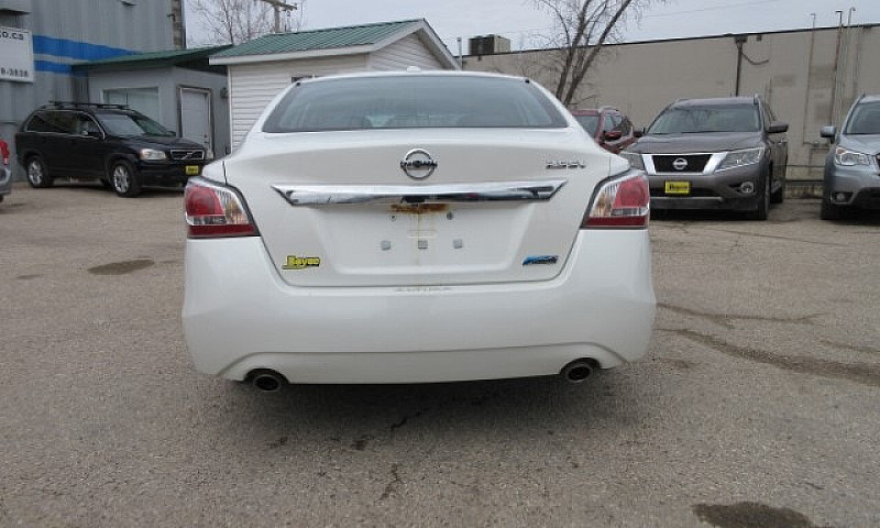 2014 Nissan Altima 2...