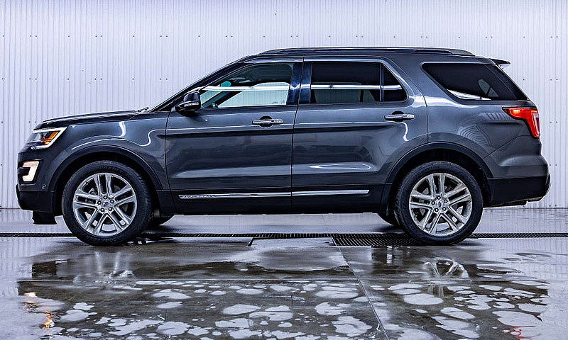 2016 Ford Explorer A...