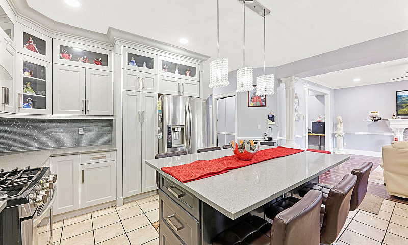 14674 80A Avenue Sur...