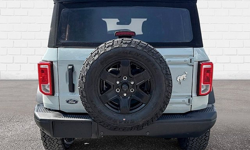 2022 Ford Bronco Bla...