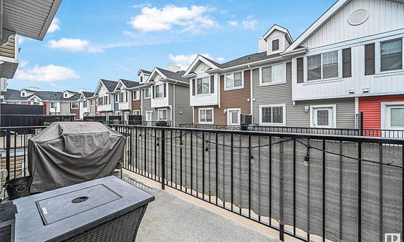 Low Condo Fee With D...