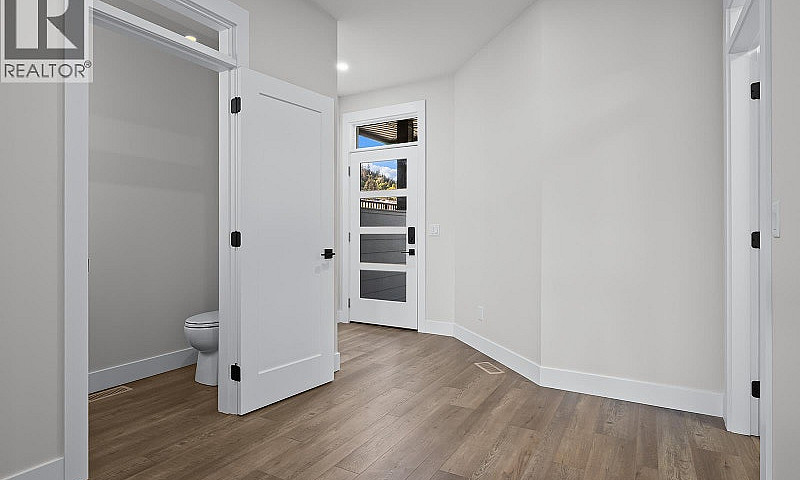 1025 Kitson Court We...